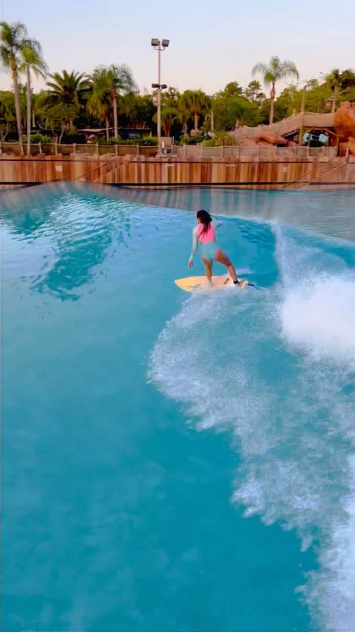 アナスタシア・アシュリーのインスタグラム：「Mickey Mouse dawn patrol」
