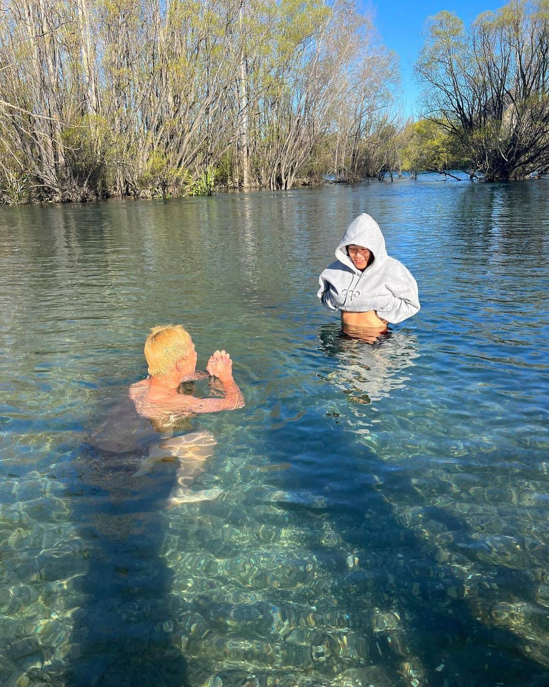 国武大晃さんのインスタグラム写真 - (国武大晃Instagram)「My favorite place🇳🇿 ーーーーーーーーーーー 肩怪我してから半年経ったスノーボード相変わらず楽しい🏂 仲間と滑るのが最高、でも昨日足痛めた😩 ーーーーーーーーーーーーーーー #snow #snowboarding  #snowboard #newzealand  #cardrona #スノーボード」9月27日 14時35分 - hiroaki_kunitake