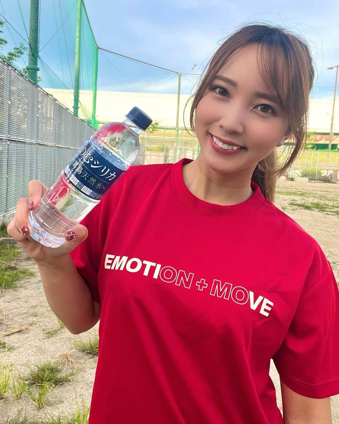 笹川萌のインスタグラム：「. 運動したり、外で飲む時用ののむシリカ　@nomusilica_official💙‼︎ 自宅にもウォーターサーバーを導入したけど、もちろん中身はシリカ水🤭✨ 頻繁に飲むならいいお水を体内に！！ 中硬水だけど飲みやすくて、健康や美容にも🙆‍♀️💕 今なら20%オフキャンペーン実施中❤️‍🔥 ★定期便購入時限定の特典 ★ 実施期間は、2023年9月1日〜2023年10月31日迄  お得な機会にチェックしてみてね〜🥳  #シリカ #シリカ水 #のむシリカ #supported」