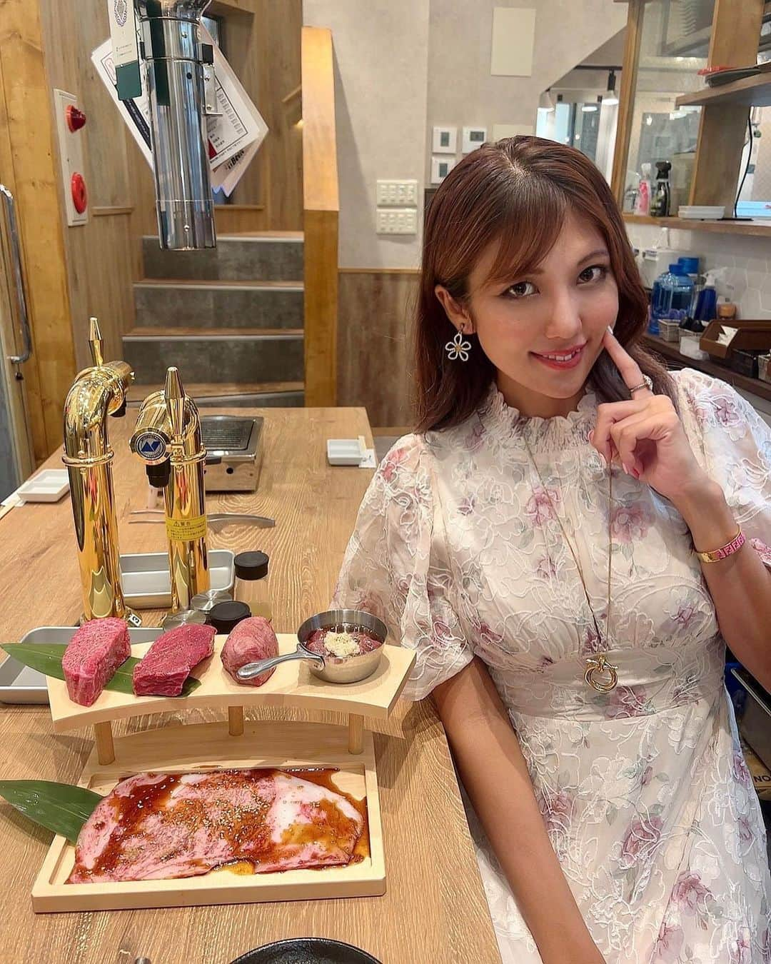 神谷麻美さんのインスタグラム写真 - (神谷麻美Instagram)「#蒲田焼肉東京BeeN町田店  で、蒲田レジェンドコース 食べたよっ❤️✨️  全部すごく美味しかったぁ🥰💖🥩🌈‪💖✨️  極厚#生タン が美味すぎしぎたっ🥰💖✨ 大きくて、柔らかいっ💖✨  キムチが浅漬けキムチでさっぱりしてて、美味しいっ❤️✨️  テールスープもお肉柔らかくて甘くて美味しい❤️✨️  石焼きミノチャーハンは、お焦げいっぱいできるくらい熱々で美味しかったなぁ🍚🥰💖✨️  ・生キムチ、ニラキムチ ・ナムル混ぜ盛り ・東京BeeN特製塩サラダ ・ #蒲田レジェンド 盛り🥰💕  極厚生タン、和牛サーロイン、トウガラシ、厚切りハラミ、レバーオイル ・テールスープ ・石焼きミノチャーハン  #卓上ハイボール も美味しかったし、 #梅干しサワー の梅が大きくて美味しかったぁ❤️✨️  #レバー 大好き🥰🫶🐮💖✨️   PR @been.machida #町田グルメ #町田焼肉 #町田居酒屋 #町田飲み放題 #町田飲み #町田飲み屋 #町田駅 #町田駅グルメ」9月27日 15時04分 - asamice428