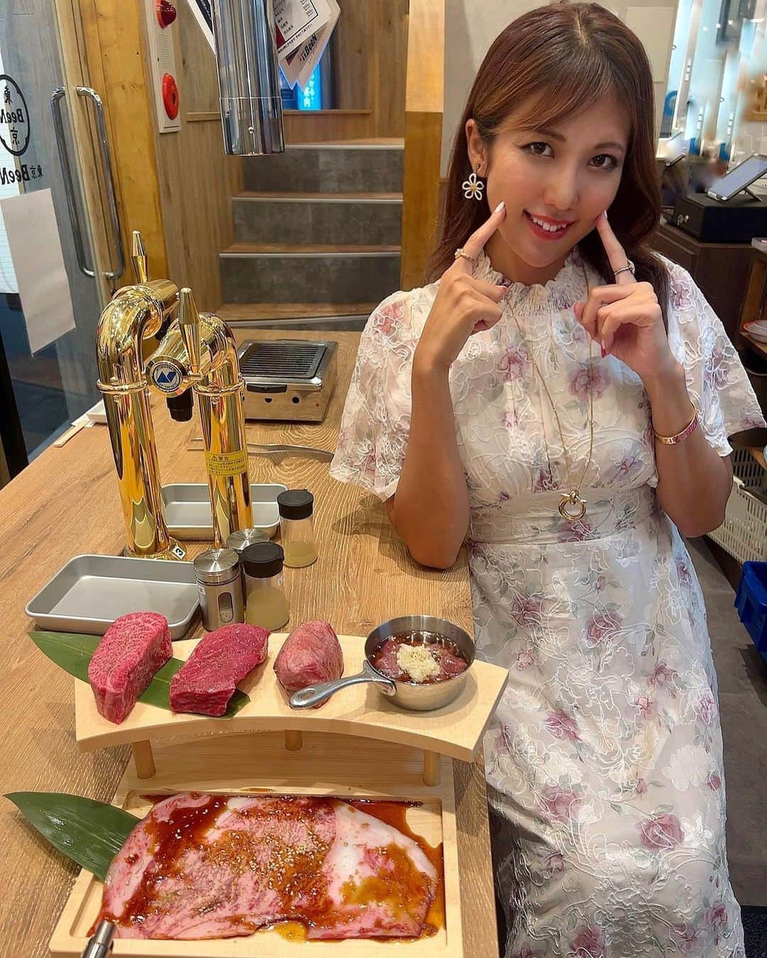 神谷麻美さんのインスタグラム写真 - (神谷麻美Instagram)「#蒲田焼肉東京BeeN町田店  で、蒲田レジェンドコース 食べたよっ❤️✨️  全部すごく美味しかったぁ🥰💖🥩🌈‪💖✨️  極厚#生タン が美味すぎしぎたっ🥰💖✨ 大きくて、柔らかいっ💖✨  キムチが浅漬けキムチでさっぱりしてて、美味しいっ❤️✨️  テールスープもお肉柔らかくて甘くて美味しい❤️✨️  石焼きミノチャーハンは、お焦げいっぱいできるくらい熱々で美味しかったなぁ🍚🥰💖✨️  ・生キムチ、ニラキムチ ・ナムル混ぜ盛り ・東京BeeN特製塩サラダ ・ #蒲田レジェンド 盛り🥰💕  極厚生タン、和牛サーロイン、トウガラシ、厚切りハラミ、レバーオイル ・テールスープ ・石焼きミノチャーハン  #卓上ハイボール も美味しかったし、 #梅干しサワー の梅が大きくて美味しかったぁ❤️✨️  #レバー 大好き🥰🫶🐮💖✨️   PR @been.machida #町田グルメ #町田焼肉 #町田居酒屋 #町田飲み放題 #町田飲み #町田飲み屋 #町田駅 #町田駅グルメ」9月27日 15時04分 - asamice428