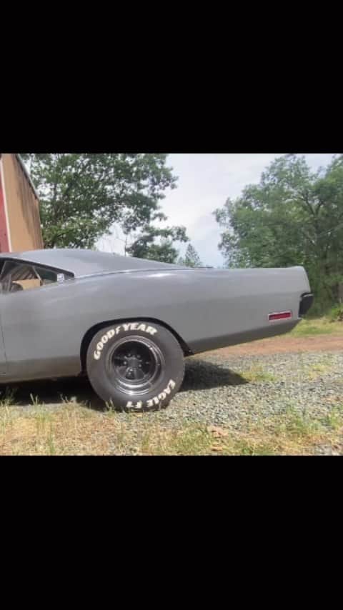 Classics Dailyのインスタグラム：「Credit @ro_bear88 _ #Classic #classics #Classiccar #classiccars #americanmuscle #Musclecar #Musclecars #car #dodge #charger」