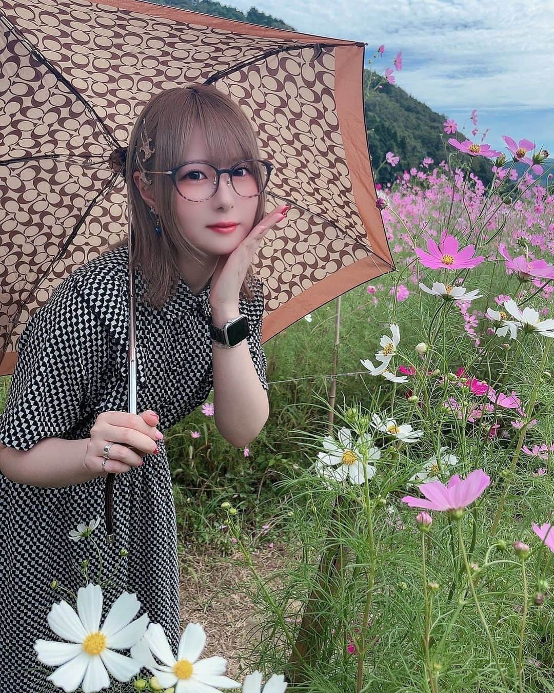遠矢るいのインスタグラム：「『コスモスと俺』」