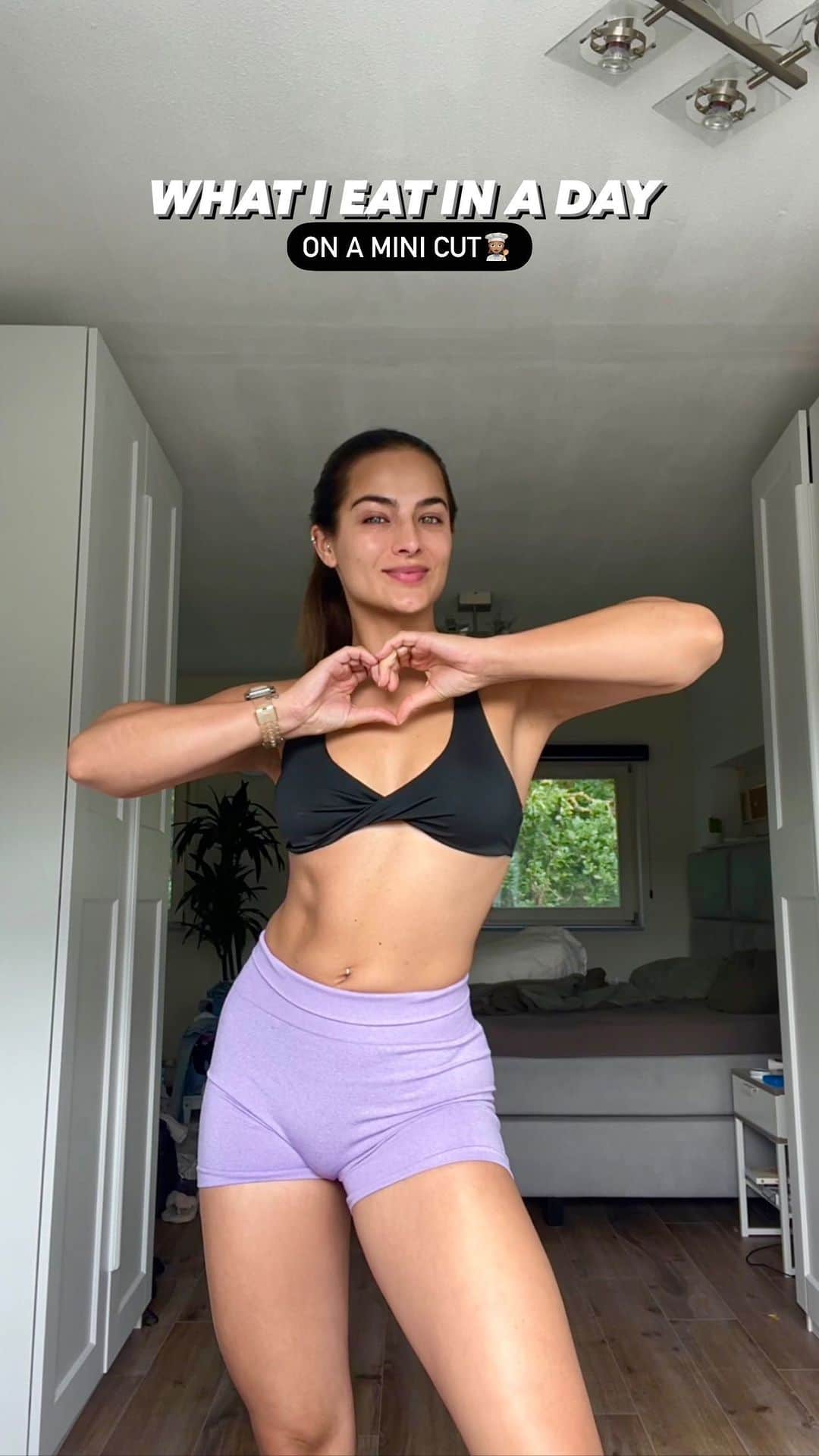 Dutchのインスタグラム：「What I eat in a mini cut👩🏽‍🍳🍲 which meals looks best?🤤😏 - Food gives me the fuel to build a body which can withstand this thing called life, with all its ups and downs, a strong body & mind will keep you going💪🏽🔥 Not that I’m such a perfect individual in my foodies, but food = power and I will never let that one slide I here okayyyy🤭😏🔥🫱🏼‍🫲🏾 3 weeks in my mini cut and I feel good! I’m still as strong as I was in the gym and my energy levels are great.  - Now. This is not about losing the weight.. it’s about giving myself a mental and bodily challenge, see where my limits are and get a little leaner. It’s actually In a way easier to feel motivated in a short challenge of “only” 4 weeks if I must admit☺️  - Please remember you can become your own motivation!💪🏽 I think you have more in the tank than what you actually give yourself credit for. Now read that again🫱🏼‍🫲🏾✨ - you can get the @esncom.nl protein shakes with code “nochtli” for the highest discount applicable at any time🩷」