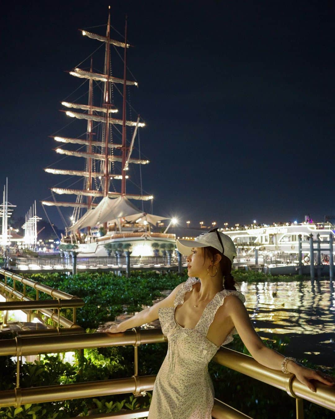 NueNueさんのインスタグラム写真 - (NueNueInstagram)「在湄南河的浪漫晚餐✨🌙🚢#thailand#bangkok #thecrystal」9月28日 0時37分 - iop_1004