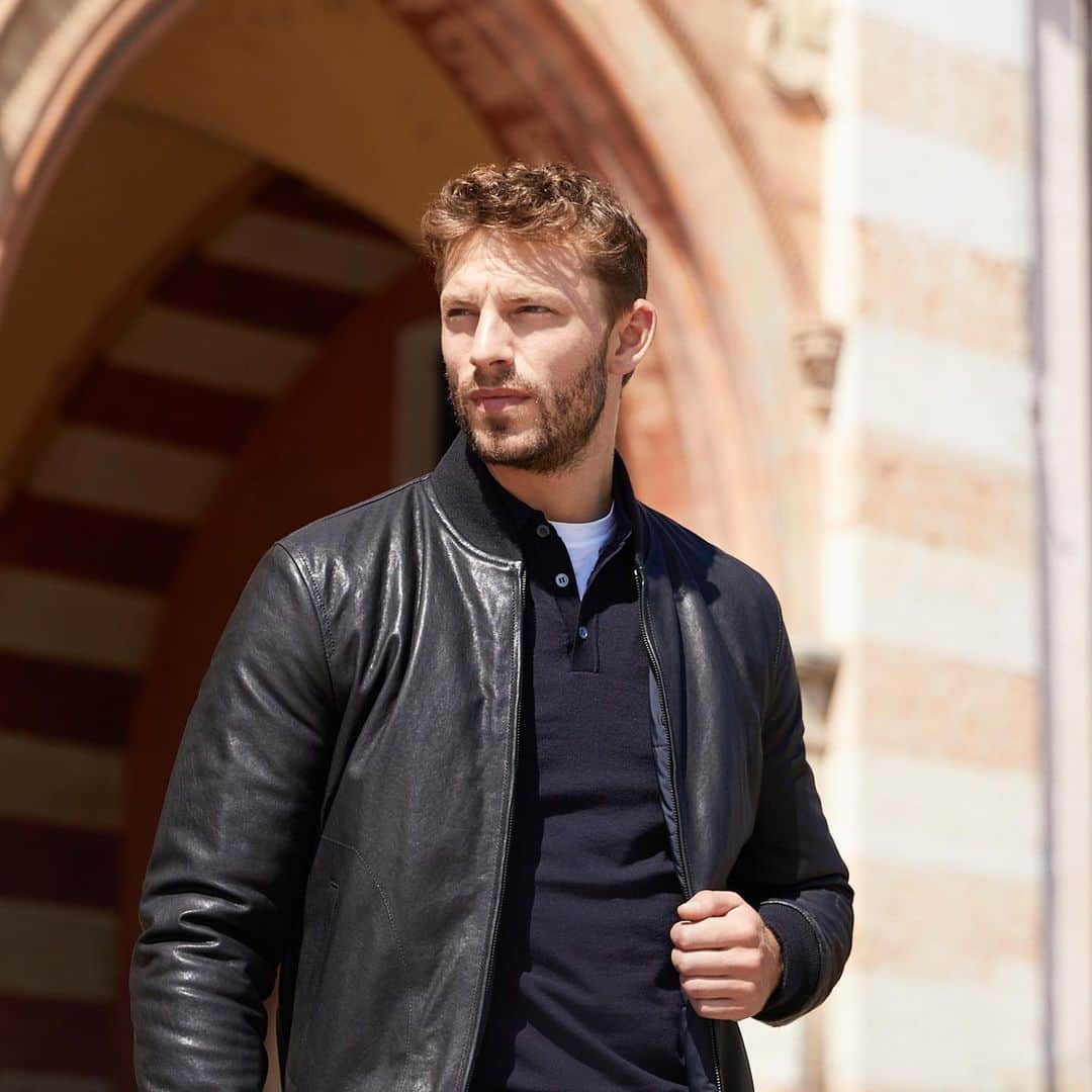 のインスタグラム：「Indulging in the essence of the season with understated tailored garments from the Slowear Fall selection.  #Slowear #DurableFashion #SlowearVenezia . . #FallWinterCollection #FW23 #FallWinter #newcollection #durablefashion #sustainablefashion #slowfashion #sustainableclothing #eticalclothing #fashionman #fashion #style #man #outfitforman #icon」