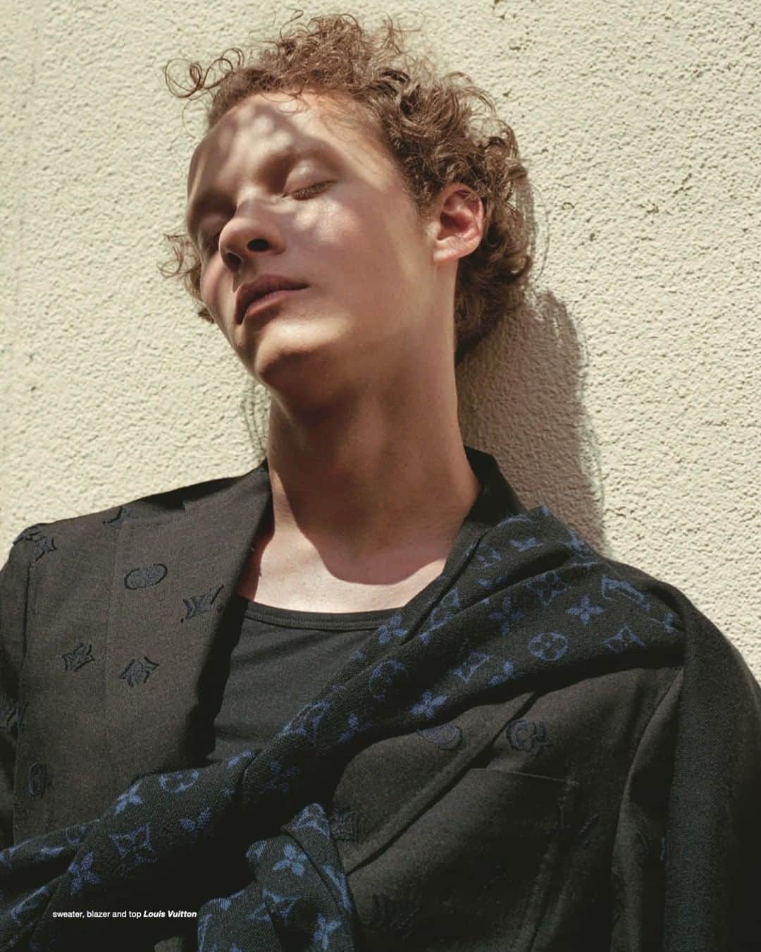 ZOO Magazineのインスタグラム：「ZOO MAGAZINE ANNIVERSARY ISSUE #80: REBIRTH  In conversation with ZOO, Austrian actor Felix Kammerer opens up about what being an actor means to him.  ZOO MAGAZINE celebrates its 20th anniversary with Anniversary Issue 80 coming out in the last week of September.  Felix Kammerer by Eric Asamoah Shot and interviewed exclusively for ZOO Magazine – 20 YEARS  Felix wears: full look Louis Vuitton @louisvuitton   Photographer: Eric Asamoah @ericasamoahstudio Talent: Felix Kammerer @felix.kammerer_ Stylist: Johanna Bouvier @johannabouvier_  Makeup: Max Artemis @max.artemis  Photographer’s Assistant: Sarah David Stylist’s Assistant: Hanna Teglasy Location: Never At Home | Artspace Wien @neverathome  Interview: Jim Butler   #ZOO80 #ZOOMagazine #SandorLubbe #fashionphotography #FelixKammerer #EricAsamoah #JohannaBouvier #rebirth #20YEARSZOOMAGAZINE #Berlin」