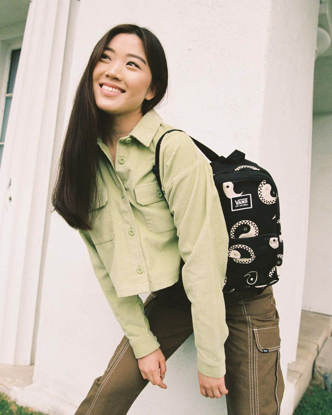 vans girlsさんのインスタグラム写真 - (vans girlsInstagram)「Changing with the seasons in the Harony Shacket. Available at the link in bio.」9月28日 1時00分 - vansgirls