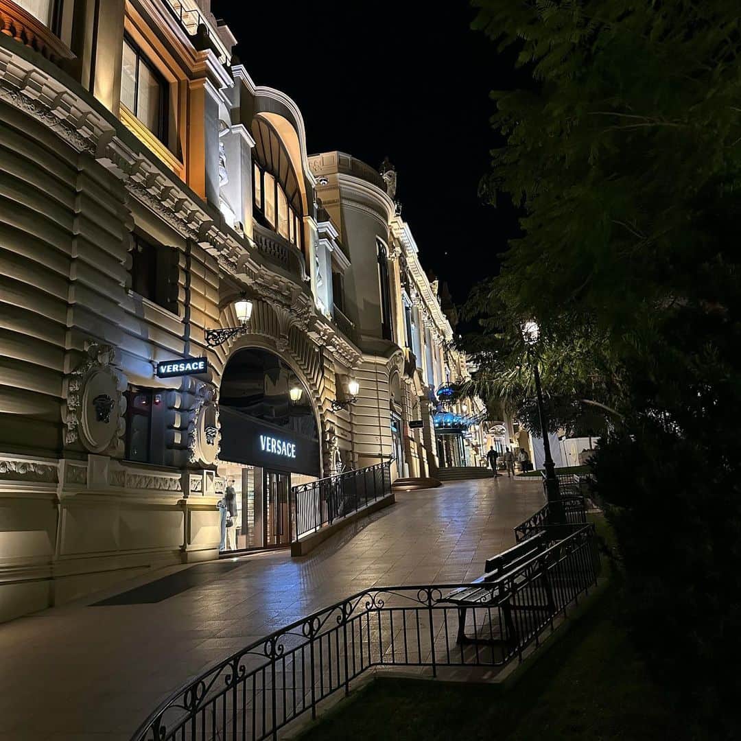 ジュリエッタ・ボシュさんのインスタグラム写真 - (ジュリエッタ・ボシュInstagram)「monaco for one night <3」9月28日 1時01分 - juliettebossu