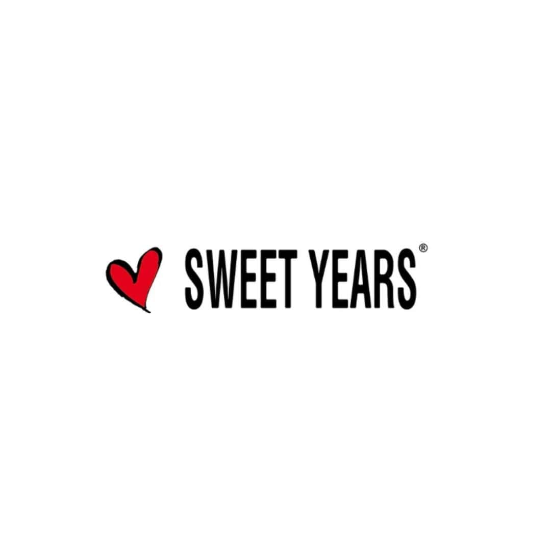 スイートイヤーズのインスタグラム：「Sweet Years | #nonsivivesenzacuore  #sweetyears #followtheheart」