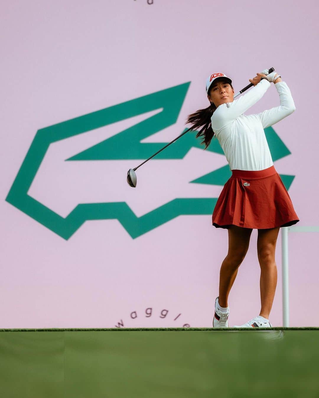Lacosteのインスタグラム：「Just a few hours left before the start of the @lacoste_lodf! 😍  On this occasion our #TeamLacoste, ambassadors and Talents had the chance to discover the course adorned with artworks by @trajectoire_studio. ⛳️」