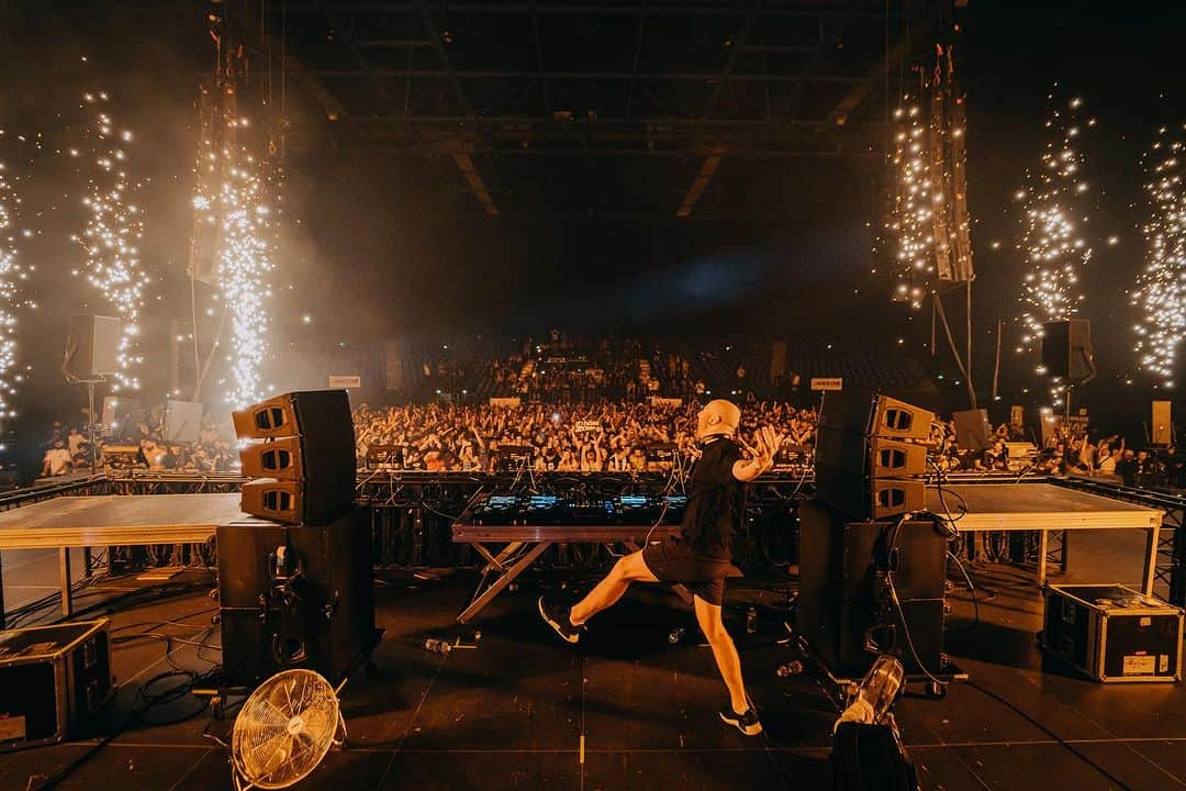 Zomboyさんのインスタグラム写真 - (ZomboyInstagram)「@rampage.international France🇫🇷 🥖🔥」9月28日 1時10分 - zomboy