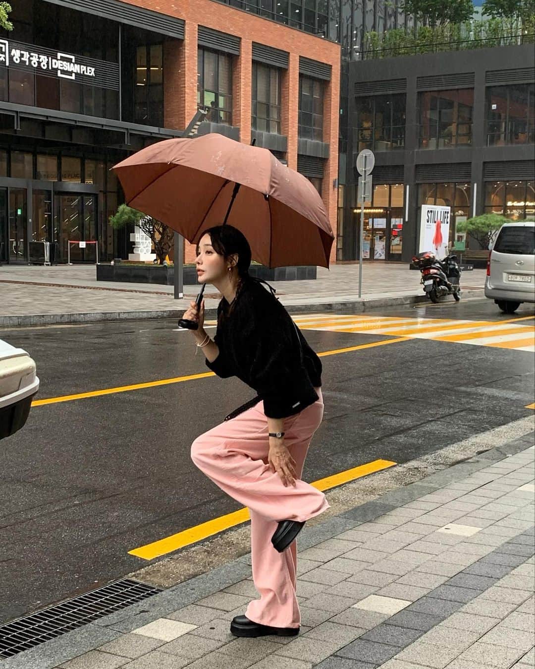 nanaのインスタグラム：「두가지색 모두 내맘에 쏘옥든다구🖤🤍」