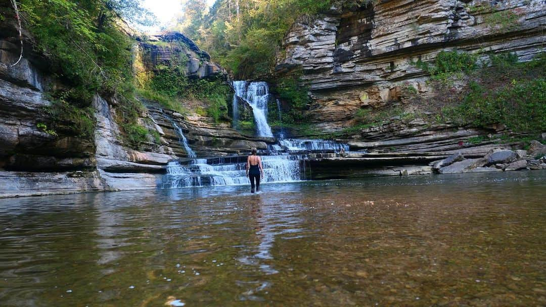 Kelsea Balleriniのインスタグラム：「oops i chased a waterfall」