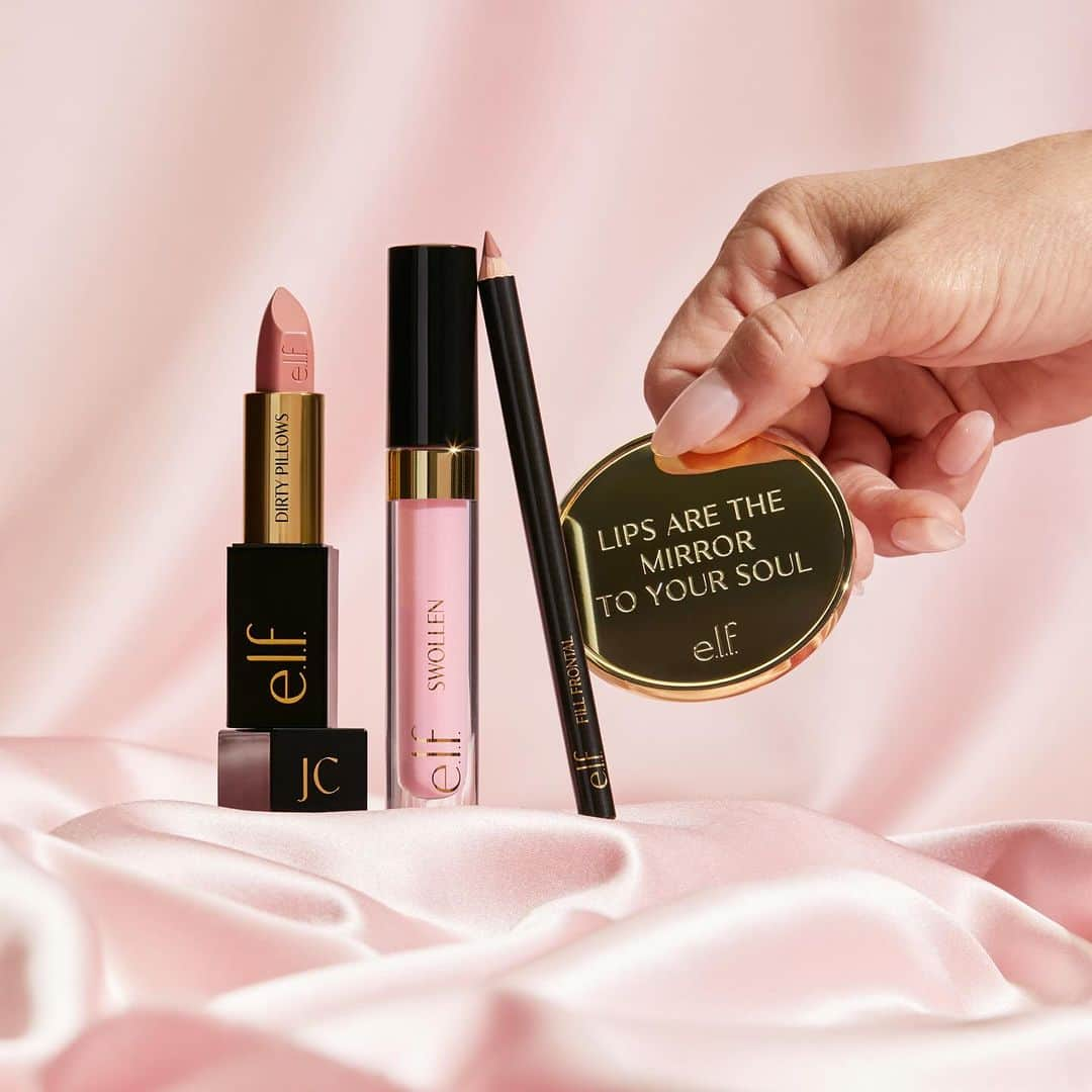 e.l.f.さんのインスタグラム写真 - (e.l.f.Instagram)「It’s time to serve the pillowy pout of your dreams, courtesy of @jennifercoolidge. 🤩  The ✨ NEW ✨ Dirty Pillows Lip Kit is the ultimate trio for creating Jennifer’s signature nude lip look: a plumped-up, shiny pout in a rosy pink shade. 💋  The e.l.f. x Jennifer Coolidge Dirty Pillows Lip Kit ($25) includes: 💖 O FACE Satin Lipstick in new shade 'Dirty Pillows' (rosy pink) 💖 Lip Plumping Gloss in new shade 'Swollen' (creamy light pink) 💖 Cream Glide Lip Liner in new shade 'Fill Frontal' (neutral brown) 💖 An e.l.f.ing iconic mirror embellished with "Lips are the mirror to your soul"  🌟 AVAILABLE NOW 🌟 but only for a limited-time! Exclusively on elfcosmetics.com and the e.l.f. app for US, Canada and UK residents. 🇺🇸🇨🇦🇬🇧   #elfcosmetics #eyeslipsface #elfingamazing #crueltyfree #vegan #limitededition」9月28日 1時32分 - elfcosmetics