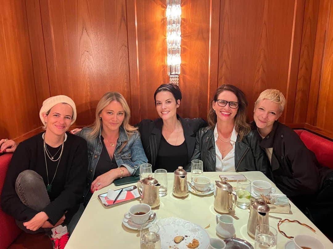 ジェイミー・アレクサンダーさんのインスタグラム写真 - (ジェイミー・アレクサンダーInstagram)「We have fun 🥰 #ladieswholunch #NYC」9月28日 1時50分 - jaimiealexander