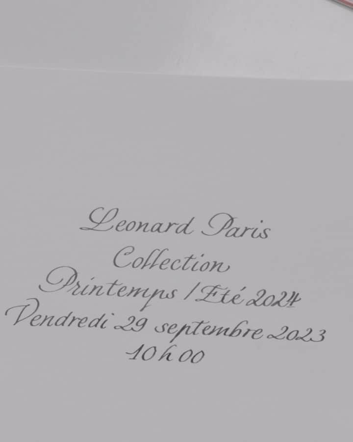 レオナールのインスタグラム：「D-2 24 SS Show, coming soon...  #LeonardParis #LeonardSS24 #LeonardFashionShow #SpringSummer24 #SS24  #parisfashionweek #PFW」