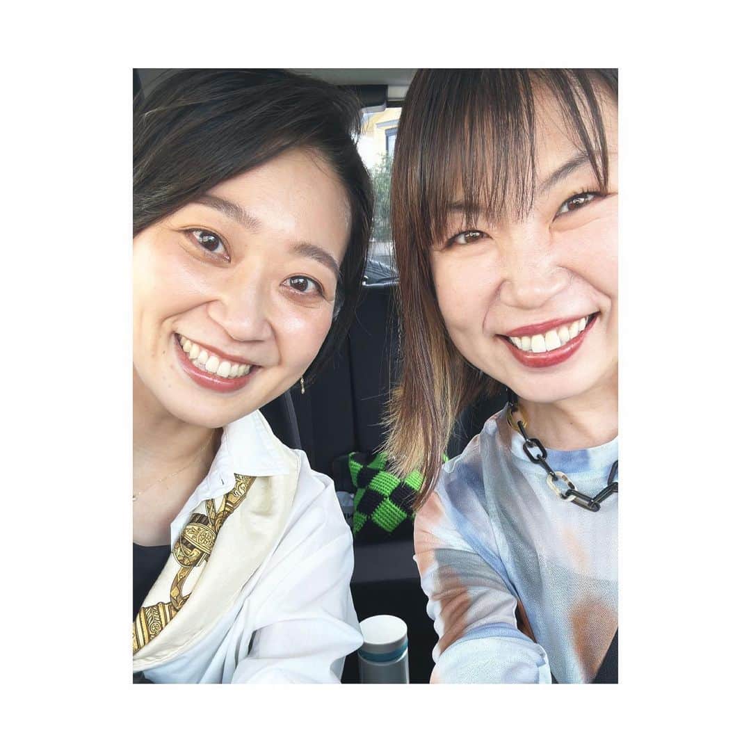 加藤沙知のインスタグラム：「お友達とlunch🍽️  check!が、アジア大会放送のため今日まで放送休止ということで、お休みをいただきまして。  久しぶりに友人に会えました☺️  大人になると、子どもの頃のように 『ねぇねぇ、お友達になろ〜？😍』と、 いきなり声をかけるのも躊躇われるので、 お友達作りって難しいな〜と感じるのです。  そんな中、同い年ということもあり、 自然と仲良くなれた彼女。  常に学び、新しいチャレンジをしていて、 刺激をもらいました！  沢山笑って、エネルギーチャージしましたので、 明日からまたcheck! 元気にお送りします！  しかし。 短縮放送ですので、ご注意を⚠️  MRTテレビcheck!  @check.mrt  16:50〜17:30 です！  #お友達 #新しいチャレンジをしていて尊敬 #学び続ける姿勢は大切だな〜と刺激をもらいました #写真の撮り方も伝授して頂きました🤭笑 #lunch」