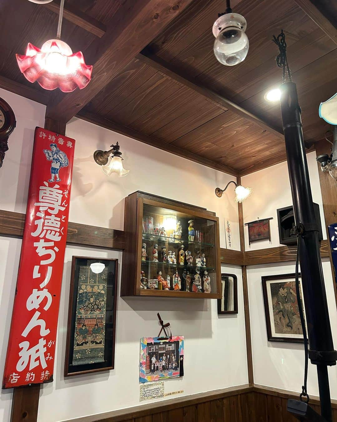 伊藤智博さんのインスタグラム写真 - (伊藤智博Instagram)「レトロな喫茶店。いいですね。  #珈琲屋マロコ #マロコ #府中 #府中グルメ #府中カフェ #たまごサンド #スコーン #☕️ #🥪 #itoburger #sunsurf #サンサーフ #百虎 #vanscheckerboardslipon #バンズチェッカー #LLR伊藤」9月27日 17時23分 - itotomohirollr