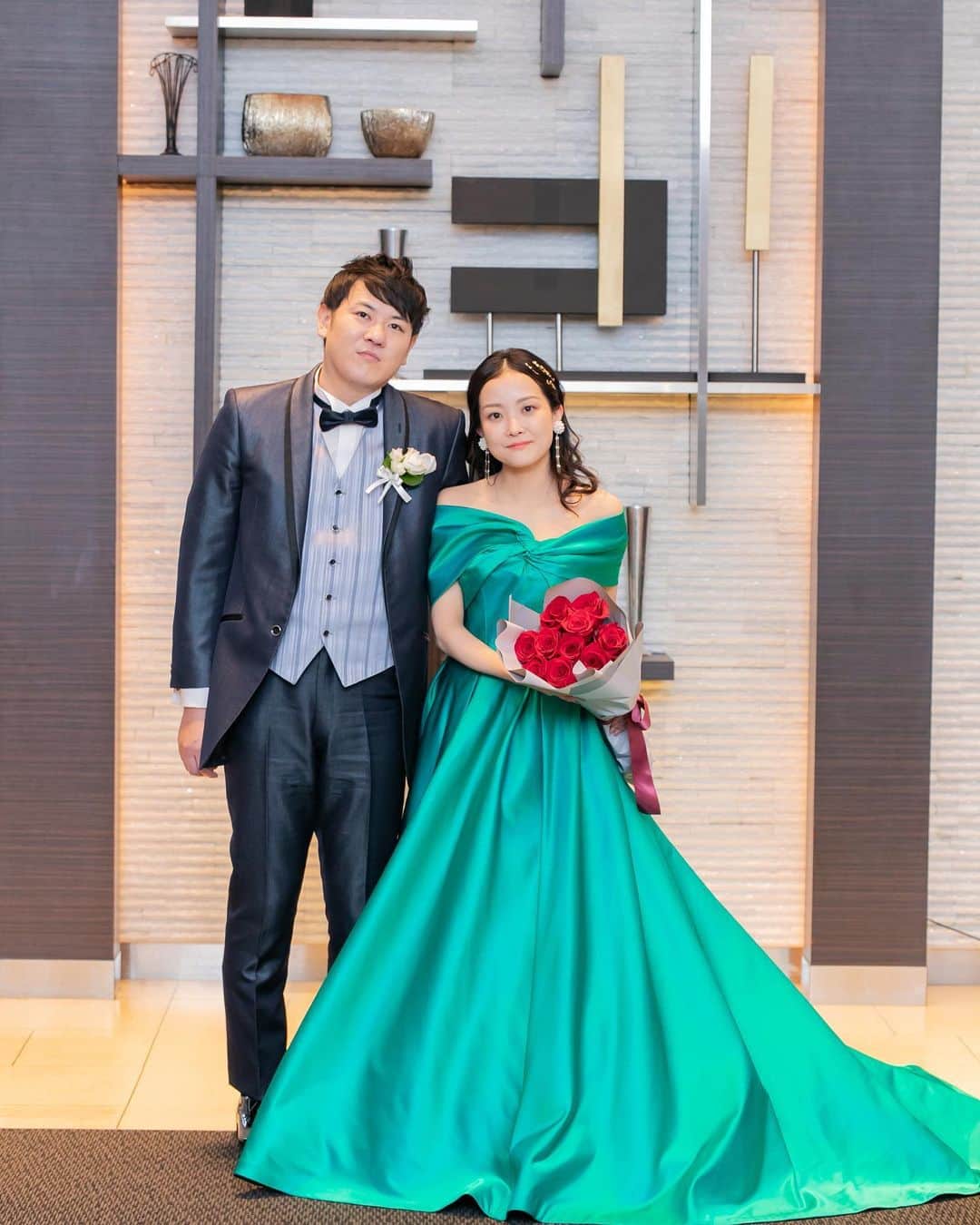 さんのインスタグラム写真 - (Instagram)「【カラードレス】  ご新婦様がそれぞれ見つけた運命の1着  どのお色味がお好きですか？  #lagunaveilpremier #ラグナヴェールプレミア #令和婚#2023夏婚#2023秋婚 #2023冬婚#2024春婚#2024夏婚 #2023wedding #2024wedding #wedding#結婚式#関西結婚式#大阪駅直結 #結婚式場#大阪結婚式場#ウェディング #大阪プレ花嫁#関西花嫁 #プレ花嫁#卒花嫁#大阪花嫁 #オリジナルウェディング #ウェディングコーディネート #ウェディングレポ #ブライダルフェア #届かない想いはない #dlw #エスクリ#ラグナプリエ」9月27日 17時28分 - lagunaveil.premier