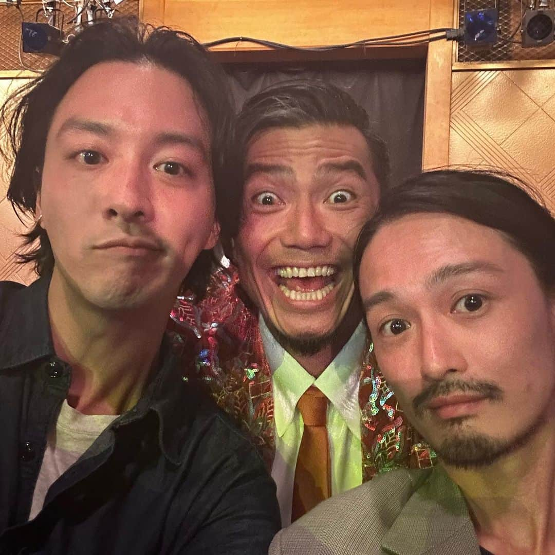 渡部秀さんのインスタグラム写真 - (渡部秀Instagram)「『明治座9月純烈公演』 観劇して来ました。 純烈さんはもちろんの事、新メンバーとして光輝く男の背中は惚れ惚れするほどイカしてました。  10月1日まで公演は続いてますので皆様是非✌️」9月27日 17時34分 - shu_samurai