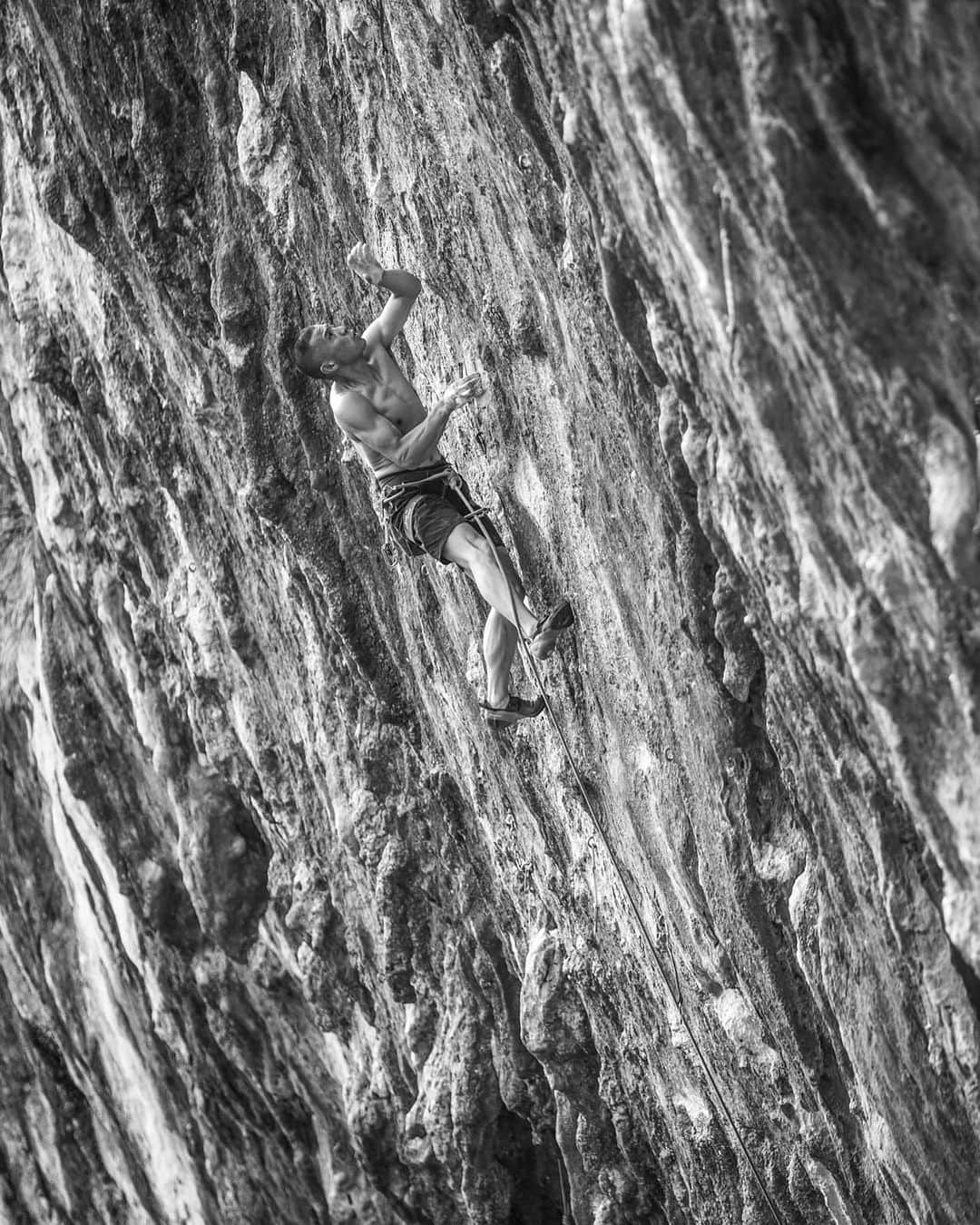 平山ユージのインスタグラム：「Pictures @jan_novak_photography  Climbing season comes soon in Mt Futago🍂🍁 Hopefully we see at the cragg with climbers from all around the world✨✨🍻🌏  もう直ぐ二子山のシーズンがやってきます🍁🍂 世界中から集まるクライマーと岩場で会いたいですね✨✨🍻🌏 #mtfutago #futagoyama #二子山　 #tnfjp #ザノースフェイス #neverstopexploring」