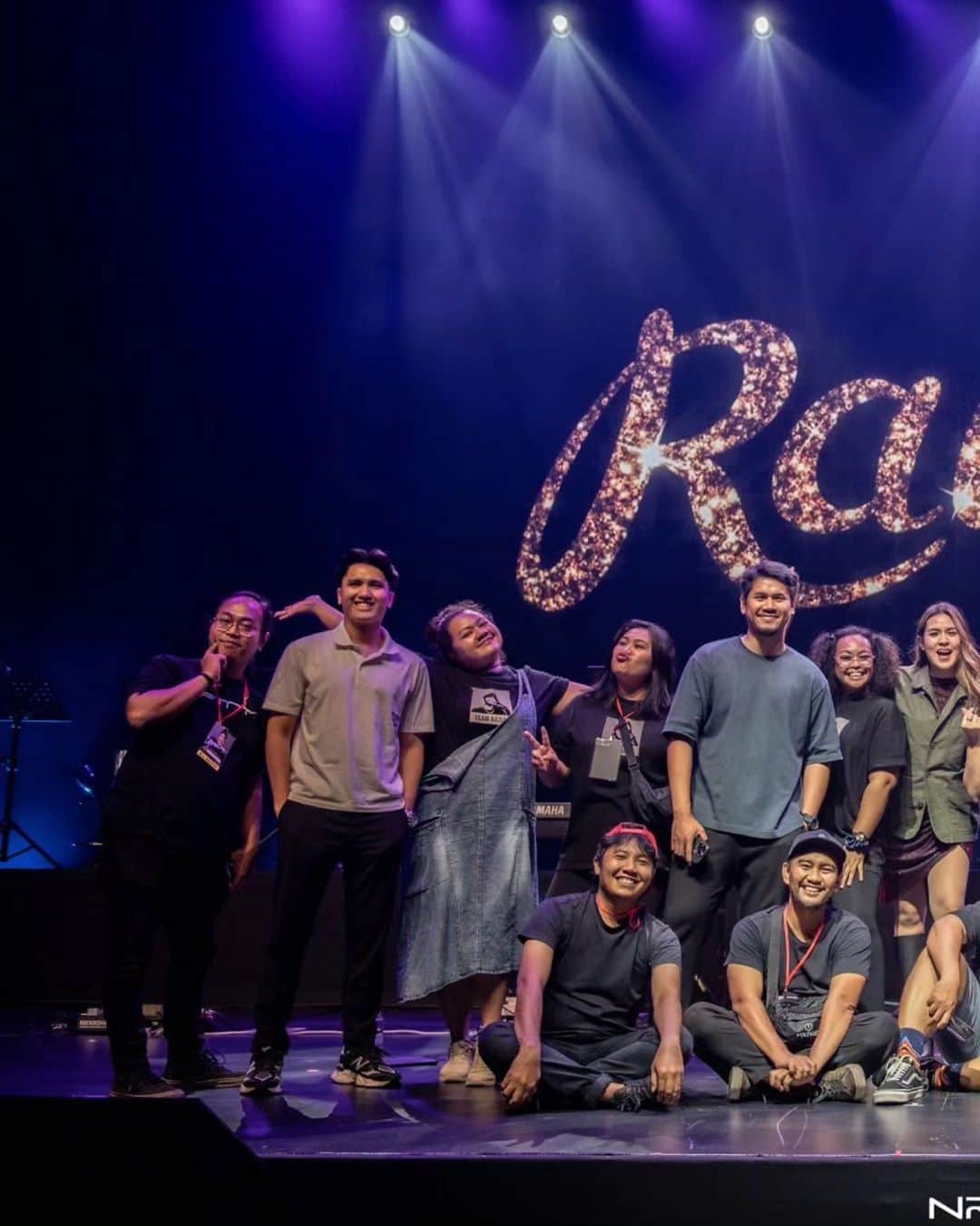 Raisa Andrianaさんのインスタグラム写真 - (Raisa AndrianaInstagram)「KL was exceptional. With literally no gimmick, no confetti, but your energy was unmatched. The band and I literally had so much fun onstage, this is the feeling we always chase! Thank you once again YourRaisa Malaysia! Next time we return, let’s do a full production!  Dress // @raffieynasirofficial @ivantan.id @hartonogan Makeup // @ferryfahrizal Hair // @ibaayy___ Styled // @astecat @baloarentus.lie Photo // @nareend」9月27日 17時45分 - raisa6690