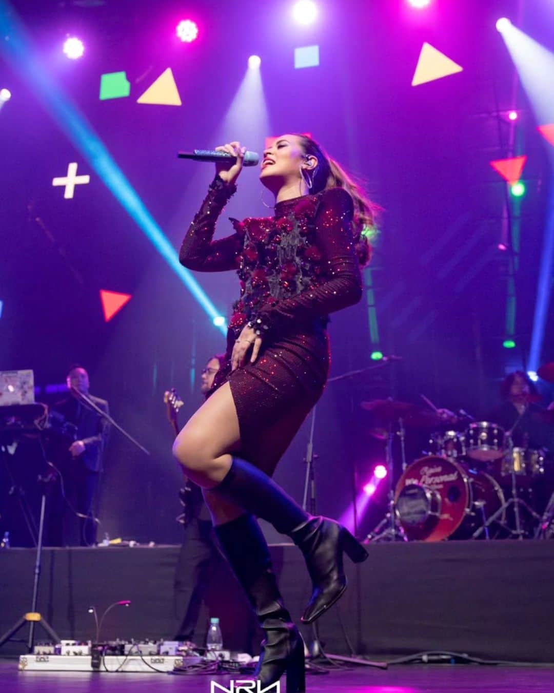 Raisa Andrianaのインスタグラム：「KL was exceptional. With literally no gimmick, no confetti, but your energy was unmatched. The band and I literally had so much fun onstage, this is the feeling we always chase! Thank you once again YourRaisa Malaysia! Next time we return, let’s do a full production!  Dress // @raffieynasirofficial @ivantan.id @hartonogan Makeup // @ferryfahrizal Hair // @ibaayy___ Styled // @astecat @baloarentus.lie Photo // @nareend」