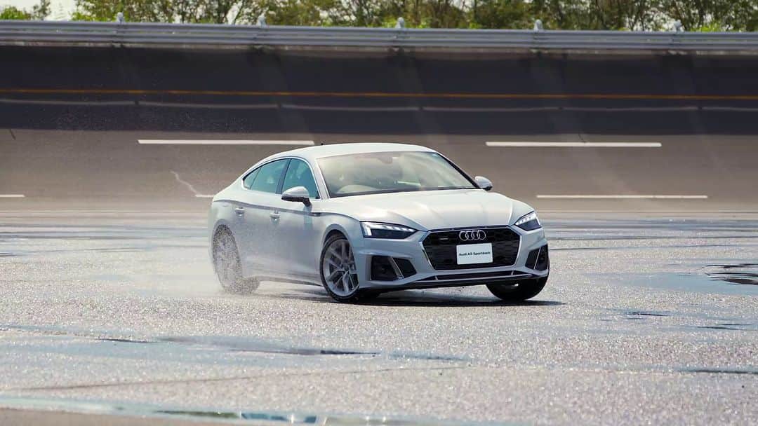Audi Japan Sales / アウディジャパン販売さんのインスタグラム写真 - (Audi Japan Sales / アウディジャパン販売Instagram)「【Special Contents】  Audiの魅力をご体感いただけるAudi Japan Sales（AJS）だけのオリジナルコンテンツを毎月更新しております。  Audiの先進テクノロジー、各Audiモデルの特徴、Audiオーナーの方のリアルな声など、さまざまな角度からご紹介しております。  また、AJS公式LINEやメールマガジンにご登録いただくと、デスクトップカレンダーのダウンロードやLINE限定動画もご視聴いただけます。  詳しくは #AJS のオフィシャルサイト内「スペシャルコンテンツ」よりご覧ください。  @audi.japan.sales  #Audi #AJS #myaudi #audistyle #car #アウディ #ドライブ #車 #愛車 #外車 #ドイツ車 #車好き #車好きな人と繋がりたい #アウディ女子 #車好き男子 #ドイツ #オーストリア #電動SUV #壁紙 #カレンダー」9月27日 18時00分 - audi.japan.sales