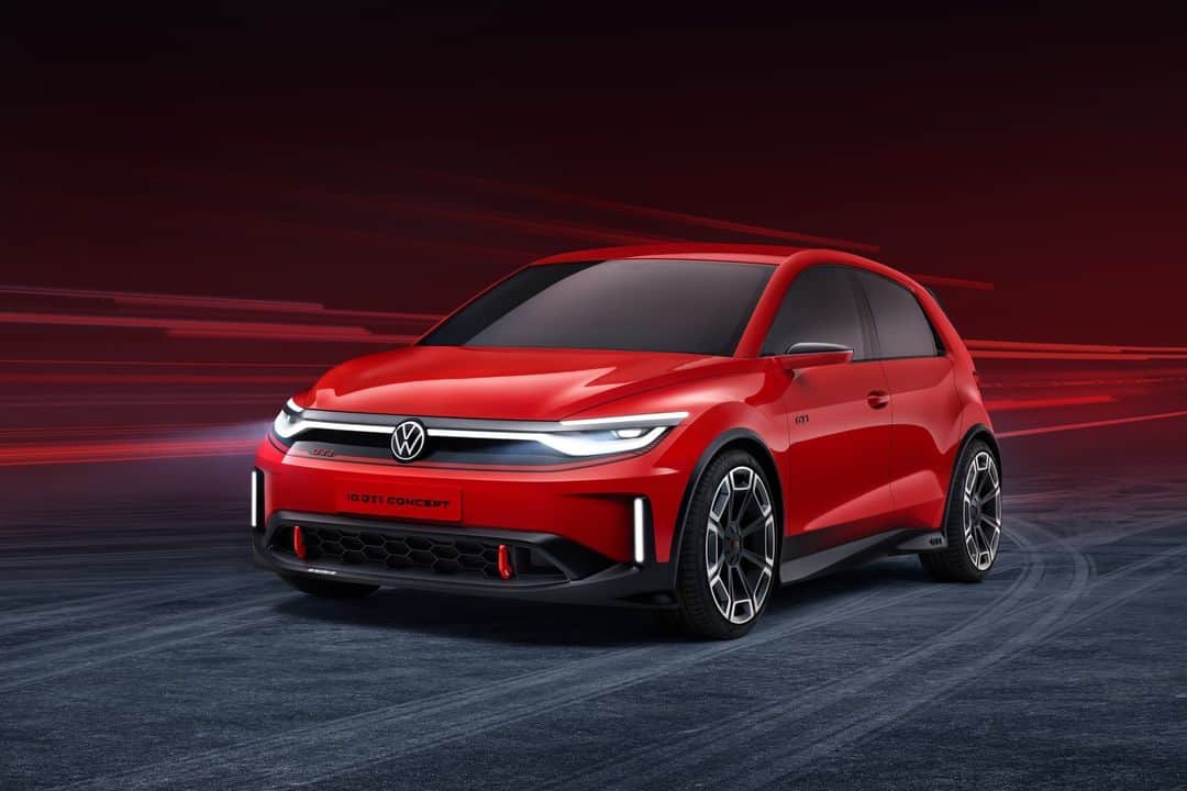 のインスタグラム：「「GTI」の名を持つEVがついに 誕生🎉(コンセプトモデル) ━━━━━━━━━━━━━━━━━━━ ⚡️高性能コンパクトEV「ID.GTI Concept」 ━━━━━━━━━━━━━━━━━━━ フォルクスワーゲンのコンパクトスポーツカーの 代名詞として受け継がれてきた「GTI」のDNAが、 ついにe-モビリティの時代へ。  先日、世界初公開された最先端テクノロジーと シャープなデザインを備えた「ID. GTI コンセプト」  1976年の初代GTIのコンセプトを踏襲し、 GTIが誇る運転の楽しさとコネクティビリティが 調和した“新たな伝統の始まり”を感じる一台です✨  #フォルクスワーゲン #ワーゲン #IDGTIConcept #VWGTI #GTI #EV #電気自動車 #VW #Volkswagen #WaytoZERO」
