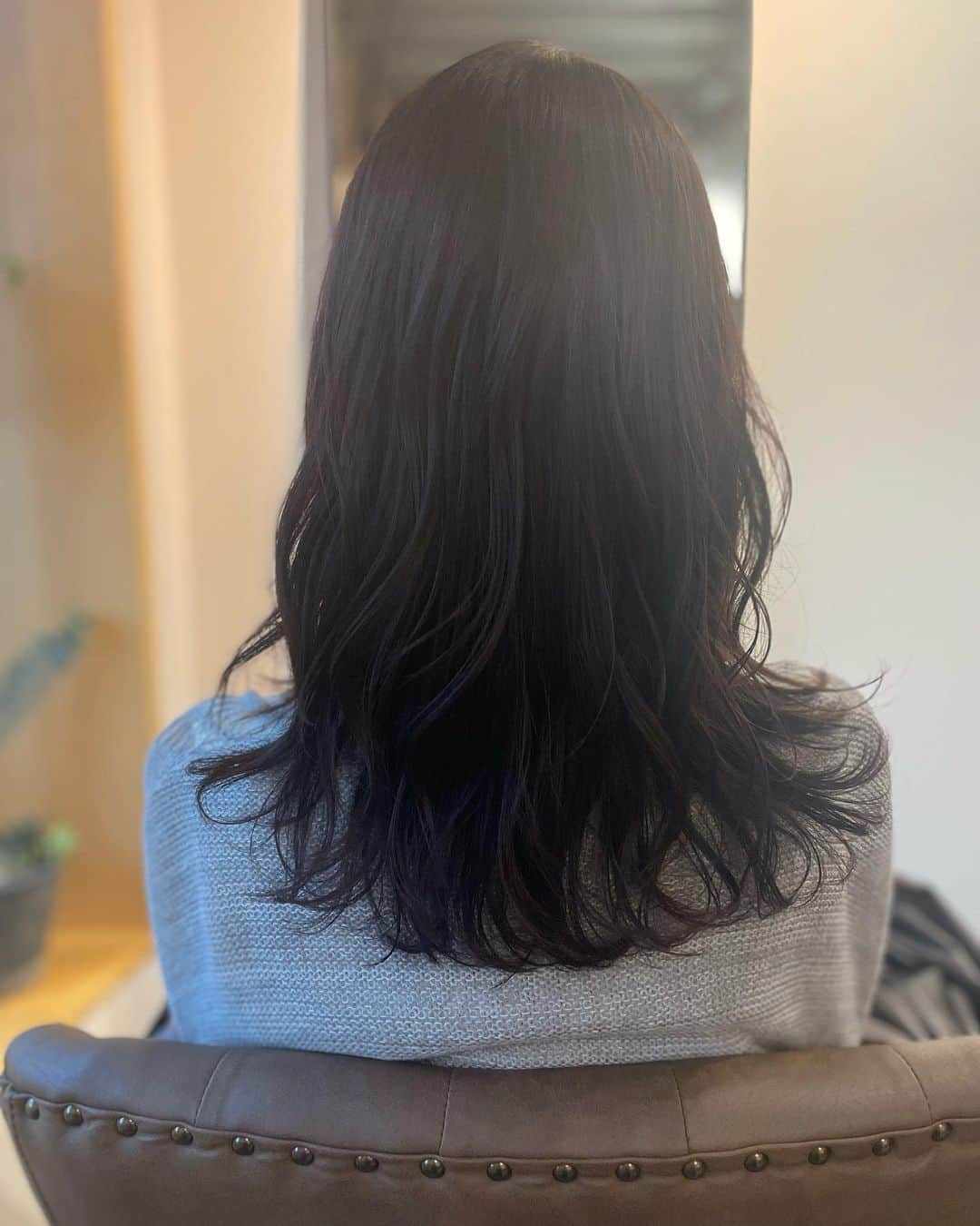 及川奈央さんのインスタグラム写真 - (及川奈央Instagram)「美容室へꕤ︎︎·͜· ︎︎  髪の毛も結構伸びていて傷んでいてまとまらなかったのですが、 整えてもらえてスッキリ。 カナエさん今日もありがとう♡   #maitrie #マイトリエ  さて、夜からはYouTube月一恒例メンバー限定生配信に向かいます！」9月27日 18時01分 - naooikawa