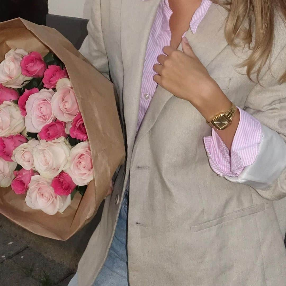 CLUSEのインスタグラム：「Roses and CLUSE outfit checks.  #CLUSE #CLUSEclub」