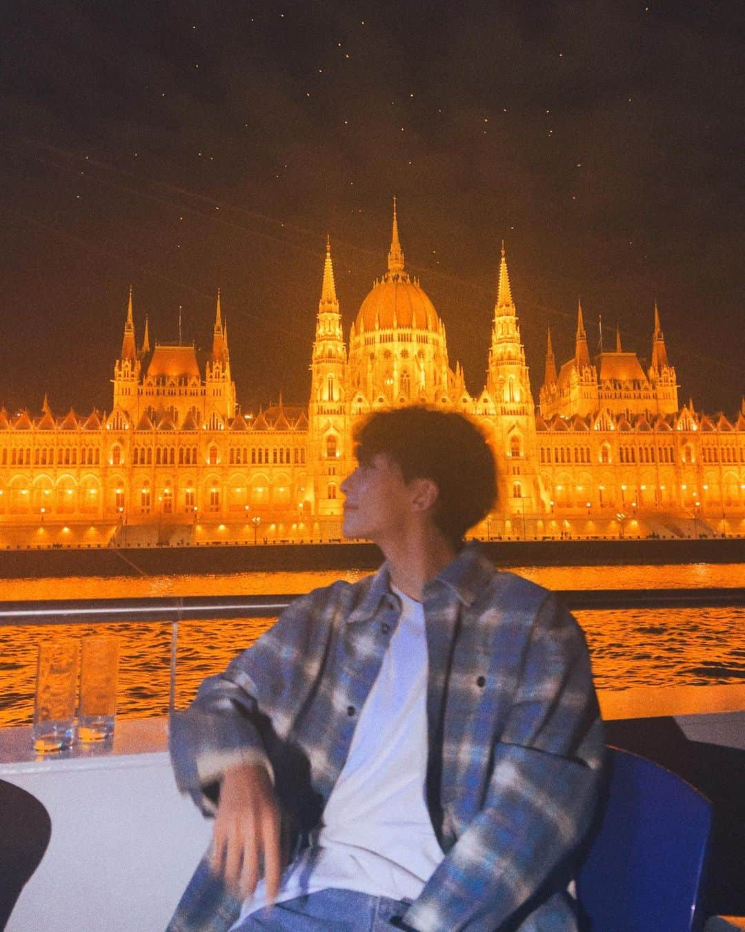 ジョンハンさんのインスタグラム写真 - (ジョンハンInstagram)「Budapest✨」9月27日 18時10分 - jeonghaniyoo_n