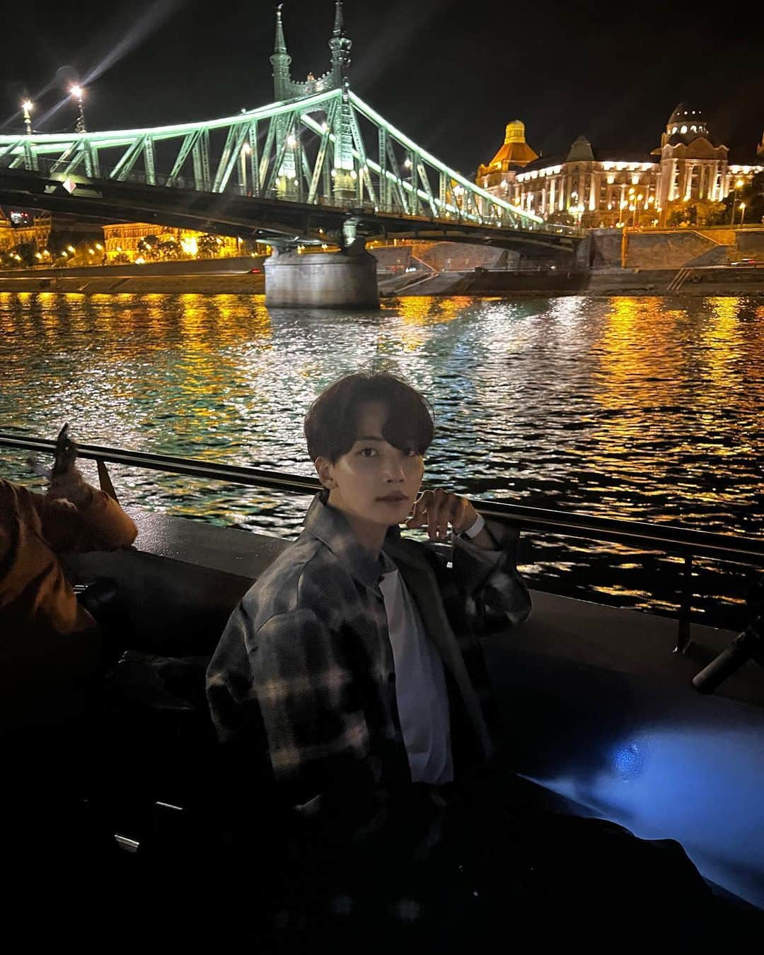 ジョンハンさんのインスタグラム写真 - (ジョンハンInstagram)「Budapest✨」9月27日 18時10分 - jeonghaniyoo_n