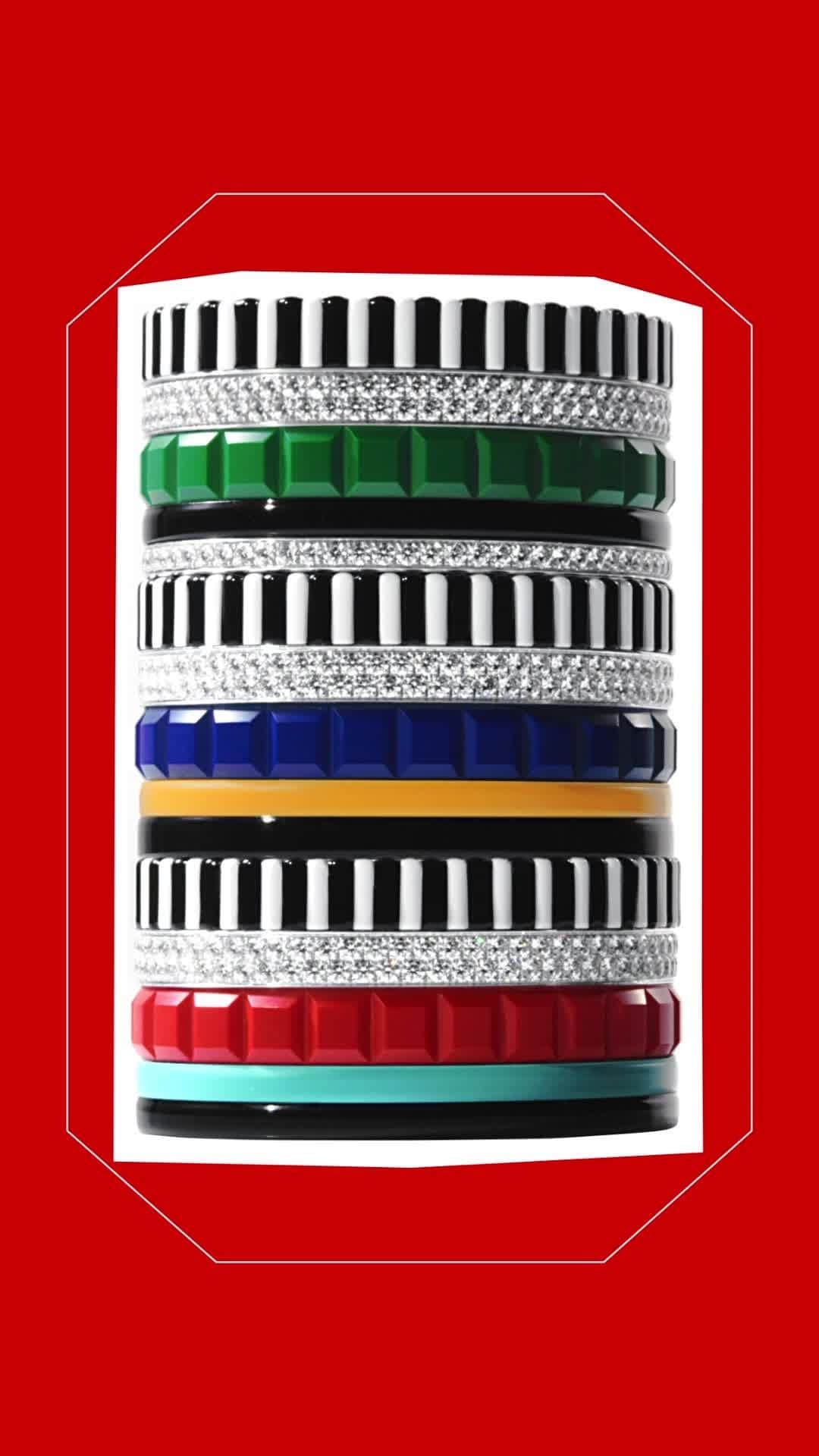 ブシュロンのインスタグラム：「PUISSANCE QUATRE⁣ Behind their playful appearance, these cuff bracelets conceal a concentration of technical innovations. Quatre's codes are reworked in resin or aluminum, a material 8 times lighter than gold, on which 200 round diamonds are delicately set. A true jeweler's feat, given that each aluminum claw is extremely delicate and irreplaceable when set.⁣  #BoucheronInnovation」