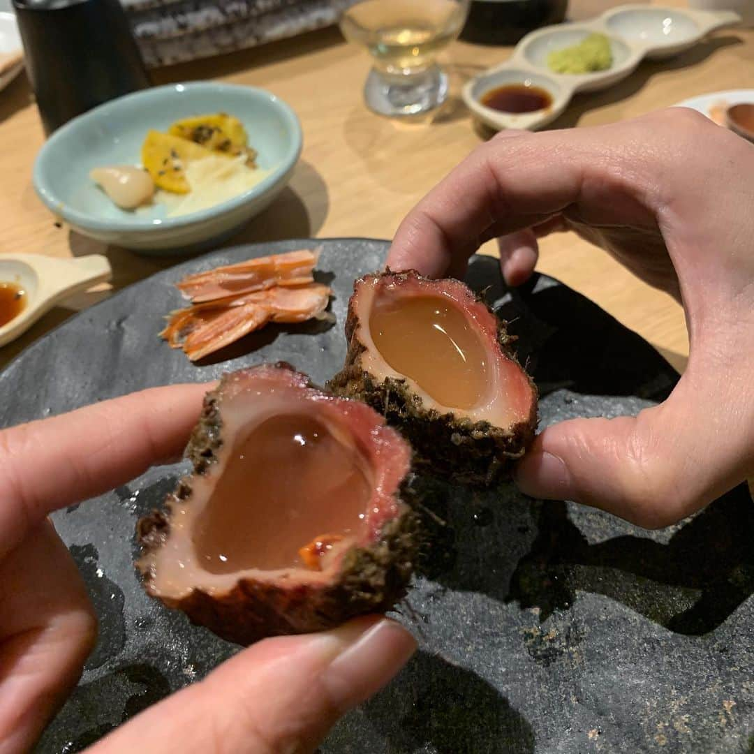 チェ・スルギさんのインスタグラム写真 - (チェ・スルギInstagram)「#인플카_캐시백지급  성수동의 숨은 맛집  사시미 오마카세  올음  저번달에 너무 맛있게 잘먹어서  이번에 동생커플과 다녀왔다!  재방문이라거 꽝없는 룰렛듀 돌림  헤헿 😆😆  역시나 사시미 정말 신선하고 맛도 좋앙 매달 새로운 음식으로 구성하고  사장님이 우리술에 진심이시라  먹는 재미 듣는 재미 만점 !!  👍🏻👍🏻👍🏻  @all_eum #성수동맛집 #성수동핫플레이스 #성수대작전」9月27日 18時20分 - angel9028