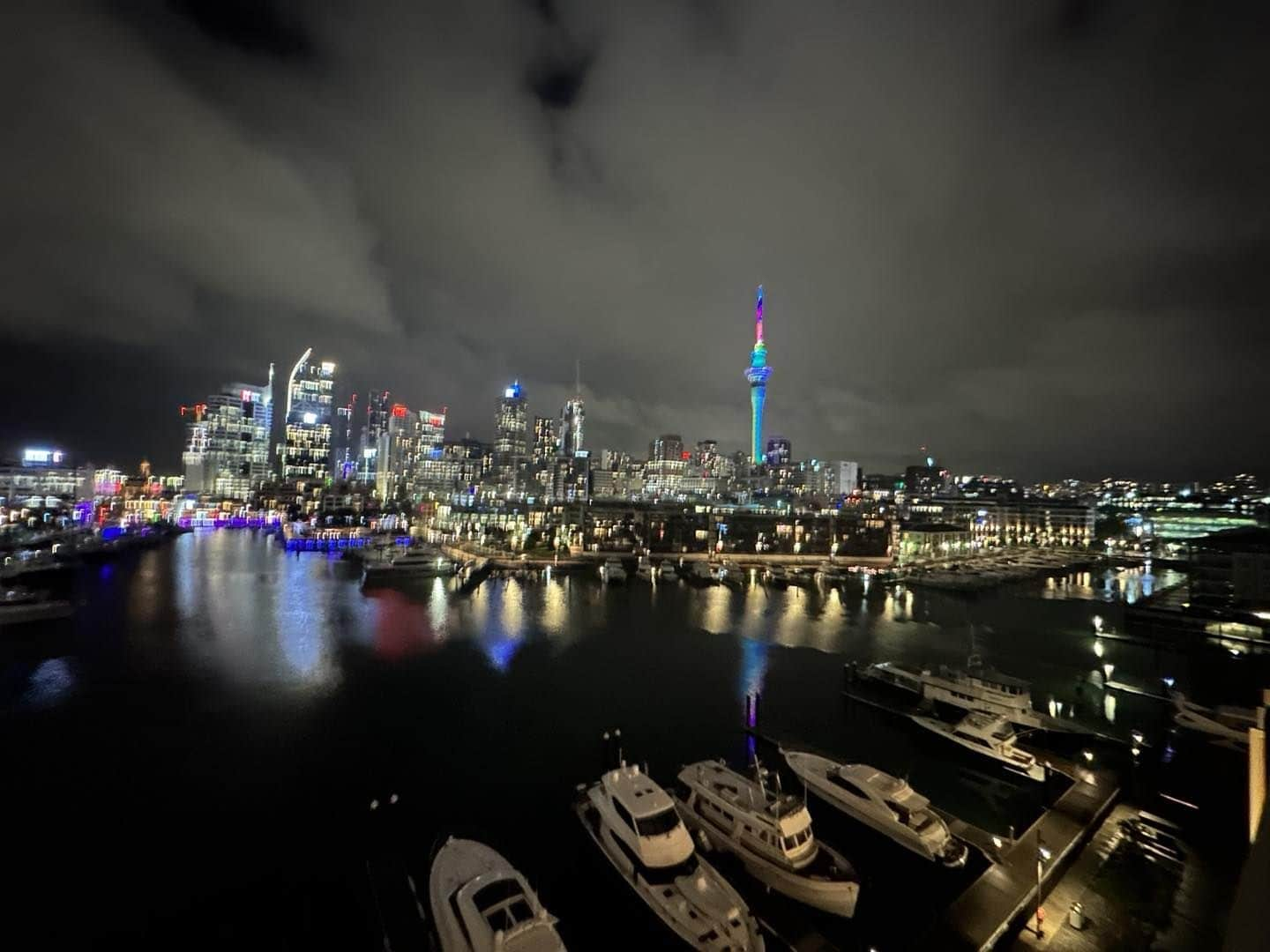 デイヴィッド・ギャレットのインスタグラム：「Arrived in New Zealand ❤️」