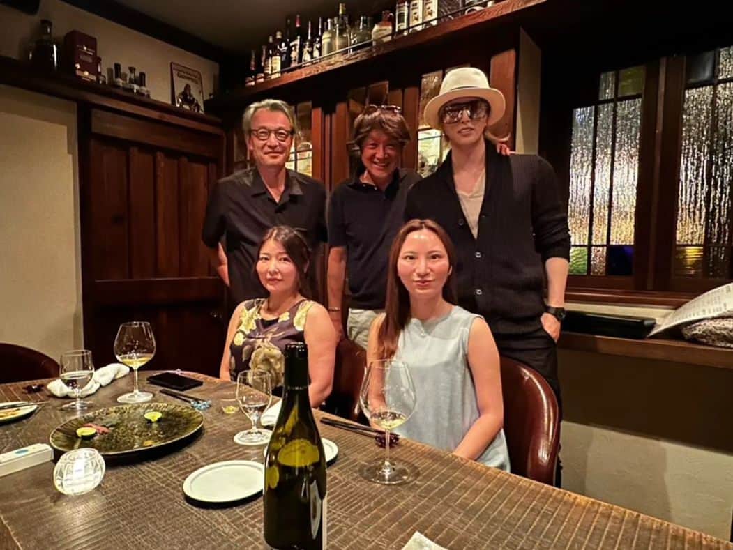 白石美緒のインスタグラム：「リアルビューティークリニック　@rbc_0fficial  現在、歌舞伎町院の他、横浜院があり、近日中に新宿東口院もオープン予定です。  人気のポテンツァの他、10月からは最新のIPLであるM22ステラも導入されます。  手頃な値段で、最新の美容治療を提供します！  写真はRBCのミーティング。 真崎理事長@dr_masaki 、ローランド@roland_0fficial 、小室教授、大久保先生@risa.ority です🤗」