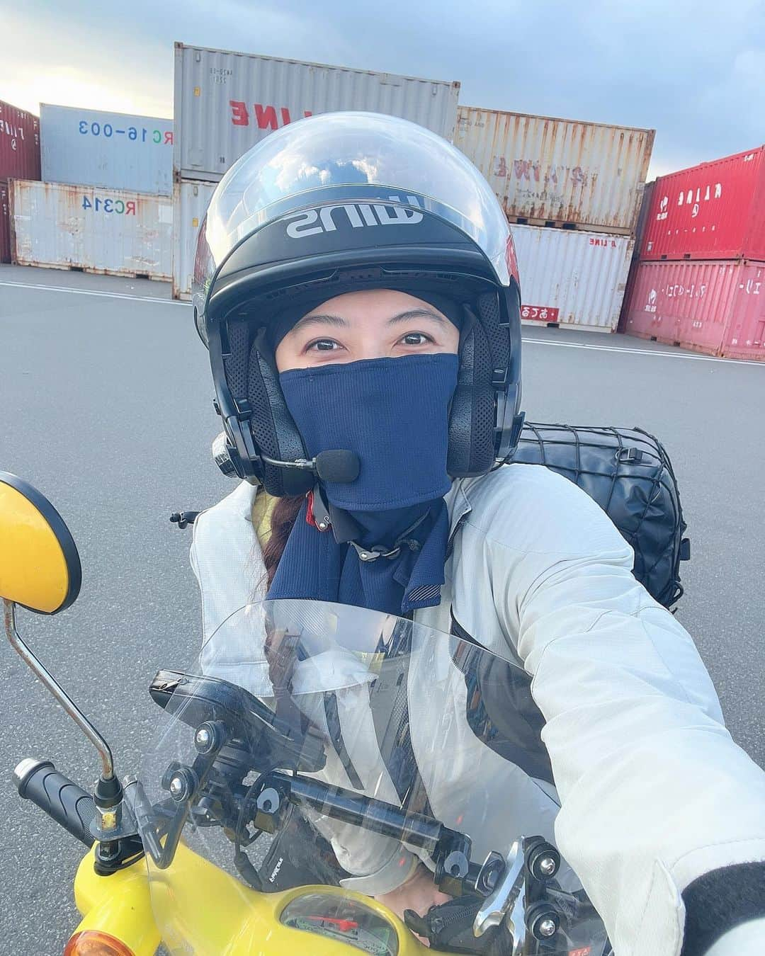 金田彩奈さんのインスタグラム写真 - (金田彩奈Instagram)「🛵  最近バイクに乗る時は 三つ編みにハマってる🧏🏻‍♀️💞  風ですぐに髪の毛痛むから🫠  #バイク #バイク女子 #バイク乗り #バイクのある生活 #バイクのある風景 #バイク好き #バイクが好きだ #バイク好きな人と繋がりたい #バイク乗りと繋がりたい #バイク旅 #バイクツーリング #バイクが好きだ #カブ #スーパーカブ #アングラー #釣り女子 #釣りガール #cub #supercub #cb400 #gsxs1000gt #bike #bikelife #biker #bikegirl #motercycle #bikeweek #bikewear #angler」9月27日 18時43分 - ayn120