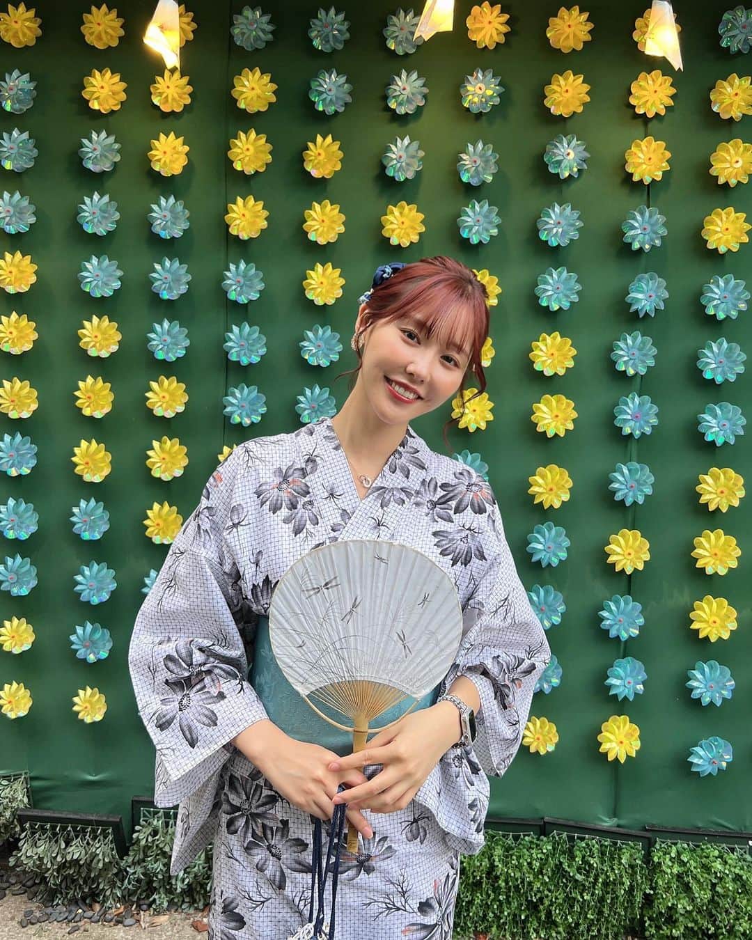のインスタグラム：「なんと今年初浴衣だった👘 ♡ いつもは選ばない大人っぽいやつ選んでみた♡意外と似合ってて良い感じでは😽  #浴衣 #浅草 #浴衣女子 #浴衣ヘア #浅草食べ歩き #浅草デート #yukata #kimono」