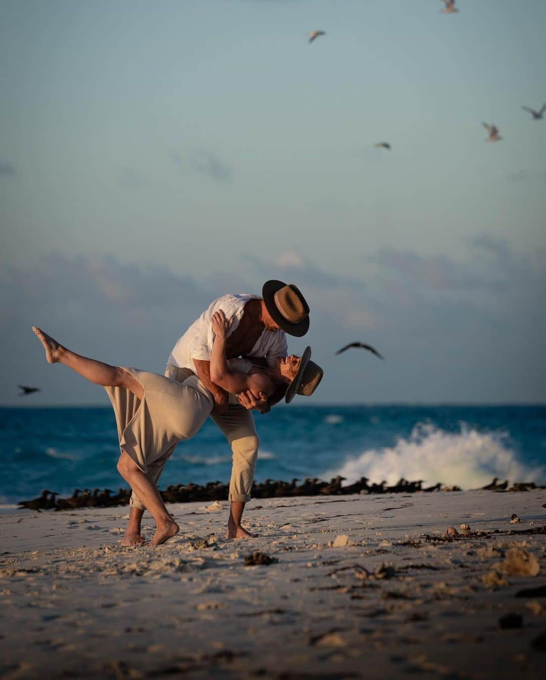 Katrin Tanja Davidsdottirさんのインスタグラム写真 - (Katrin Tanja DavidsdottirInstagram)「&&& then we took a dip 🙊🤎🍂 missing my man so hard while I am away, but these memories are making me smile! I just love you @brookslaich」9月27日 18時54分 - katrintanja