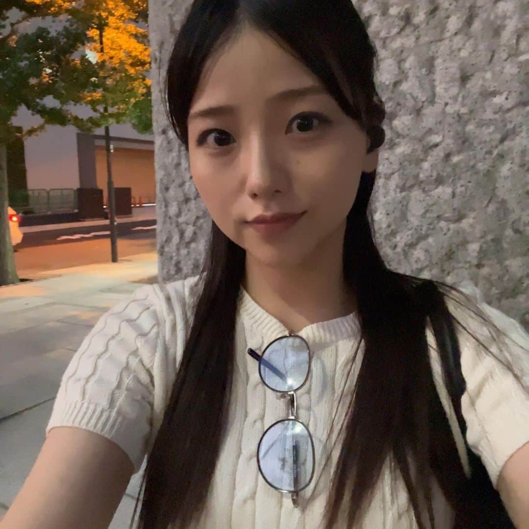 久田莉子のインスタグラム：「． 一気に寒くなってきたのに 持ち歩いてる防犯ブザー鳴らしちゃって冷や汗かいた ．」