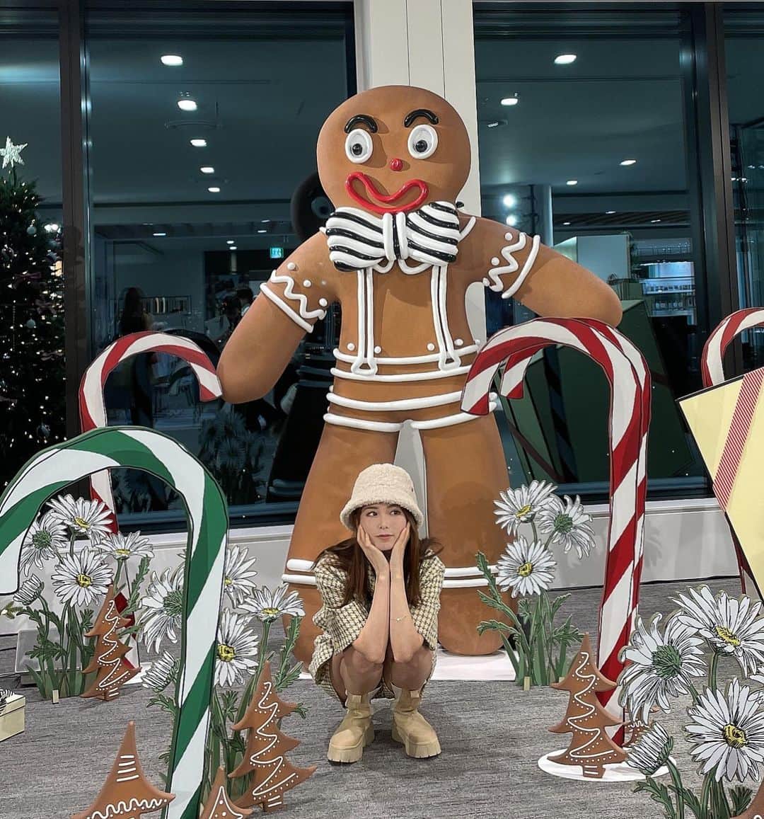 西村歩乃果のインスタグラム：「ジョーマローンのイベントいってきた☺️🍪 クッキー描いたの、かわいい  @JoMaloneLondon #SeasonOfScent #ジョーマローンロンドン #ジンジャーブレッドランド」
