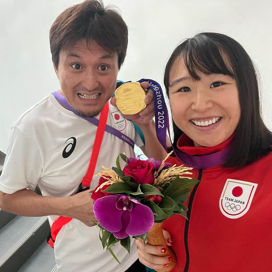 梶原悠未のインスタグラム：「アジア大会 チームパーシュート優勝🥇💖  たくさんの応援、サポートありがとうございます🥰✨ 皆様の愛とパワーとエネルギーが届いて、優勝することが出来ました💖😍  とっても嬉しいです❣️  29日のオムニアムも頑張ります🥇‼️  #cycling #olympics #athlete #sports #asiangames #teamjapan #がんばれニッポン #自転車 #サイクリング #HangzhouAsianGames #杭州アジア大会 #中国 #TEAMYumi #梶原悠未 📸 @sonoko_cat」