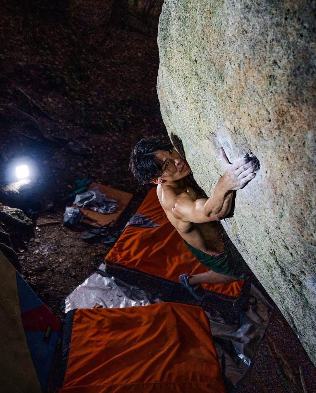 楢崎智亜さんのインスタグラム写真 - (楢崎智亜Instagram)「What should I aim for next?😎🎯  Area / Mt,Mizugaki Rock / Kotobatomono V12 —————————————————————————— #アイディホーム @ufit_official_ @norqain_japan @thenorthfacejp #tnfjp #ザノースフェイス#neverstopexploring @unparallelup @frictionlabs @flathold  @wise.official.japan @freiheit_bouldering」9月27日 19時29分 - tomoa_narasaki