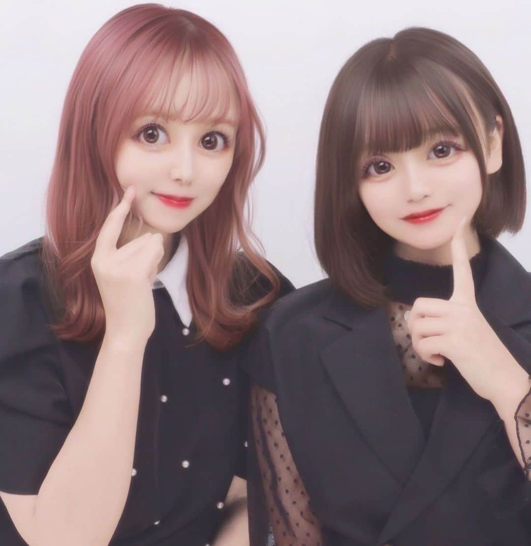 瑞稀ミキのインスタグラム：「ぷりくらやばい🩷かあいいかも🩷  俺らのかりんちゃん、超お誕生日おめでとう〜〜🍓🍓🍓🍓 素敵な16歳を過ごしてね🎀 こんなに歳離れてるのにずっと話絶えなくて楽しくて、仲良くしてくれてありがとうのきもち😭 メンバーのみんなともまた会いたいな🤝🌈🌈🌈 #日曜日のアプレミディ」
