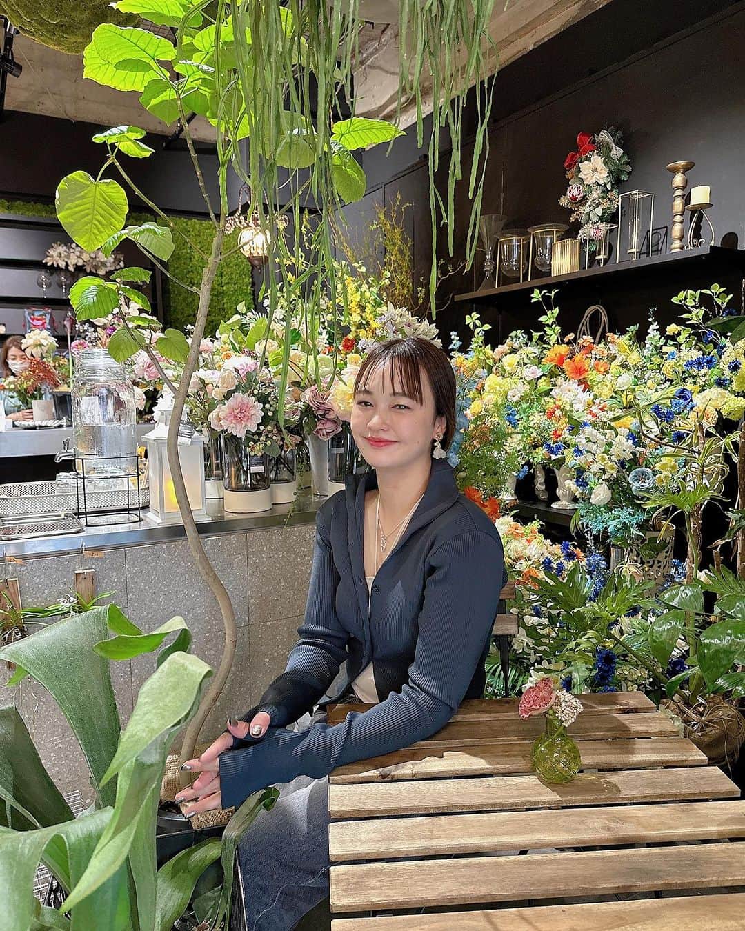 のインスタグラム：「⁡ ⁡ ⁡ ⁡ ⁡ ⁡ ⁡ @mul__by_chanai の"flower petal ピアス" 花びらのモチーフにしたイヤーアクセサリー💓 ウェディングから普段使いまで、幅広く使えるし どれも可愛いがいっぱい詰まってたよ🫶🏼 ⁡ ⁡ ⁡ #mulbychanai #ウェディングアクセサリー #ブライダルアクセサリー #ハンドメイドアクセサリー」