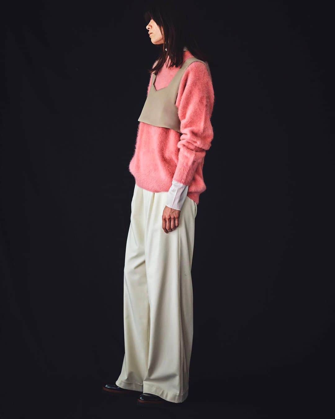 DRESSLAVEさんのインスタグラム写真 - (DRESSLAVEInstagram)「. DRESSLAVE 2023 AUTUMN & WINTER COLLECTION  tops ¥12,100 knit ¥24,200 bra top ¥14,300 pants ¥22,000 (coming soon) loafers ¥41,800/ FABIO RUSCONI  #DRESSLAVE #ドレスレイブ #23aw #2023aw #autumn #winter #catalog #webcatalog #fashion #coordinate #styling #knit #layerd #ニット #レイヤード #カラーニット #ピンクニット #fabiorusconi」9月27日 19時58分 - dresslaveofficial