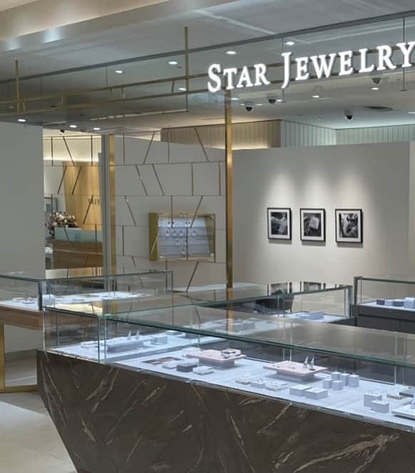 starjewelry_pressのインスタグラム：「【台湾・台北市にSTAR JEWELRYがグランドオープン】 9月27日(水)、台湾・台北市の高級商業施設「新光三越信義新天地店（Shin Kong Mitsukoshi Xinyi Place A8）」に、「STAR JEWELRY Shin Kong Mitsukoshi Xinyi Place A8 Store」がグランドオープン。  #starjewelry #スタージュエリー #jewelry #ジュエリー #台湾 #台北市 #新光三越信義新天地店 #グランドオープン」