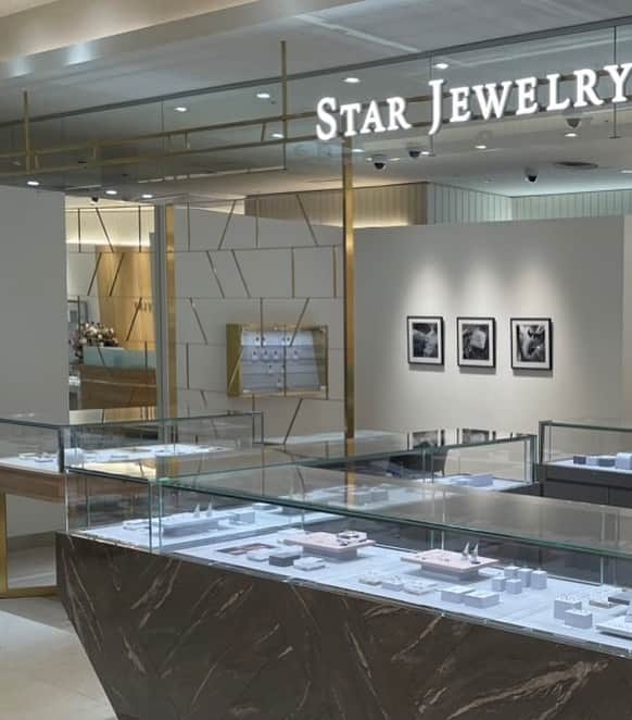 のインスタグラム：「【台湾・台北市にSTAR JEWELRYがグランドオープン】 9月27日(水)、台湾・台北市の高級商業施設「新光三越信義新天地店（Shin Kong Mitsukoshi Xinyi Place A8）」に、「STAR JEWELRY Shin Kong Mitsukoshi Xinyi Place A8 Store」がグランドオープン。  #starjewelry #スタージュエリー #jewelry #ジュエリー #台湾 #台北市 #新光三越信義新天地店 #グランドオープン」